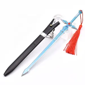 Cliente 2024 fabricantes nuevo personaje de espada de anime japonés popular exclusivo katana artesanía de metal llavero de espada azul