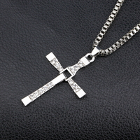 Offre spéciale collier Fast And The Furious Cross, collier de cadeaux pour femmes et hommes série film classique