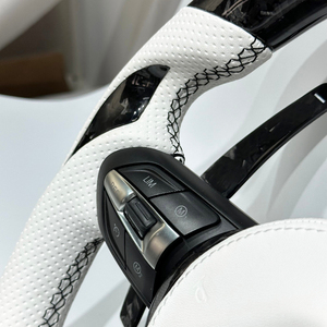 Volante de fibra de carbono con pantalla Led M directa de fábrica para <span class=keywords><strong>BMW</strong></span> M2 M3 M4 <span class=keywords><strong>M5</strong></span> F10 F50 F30 F32 F80 F82 F90 E90 E92 E60 E63 G20 G30 - Product Image 6