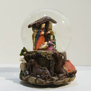 Yeni stil reçine kutsal aile figürinler kristal top müzik kutusu süsler hıristiyan hediyeler hatıra dini özel kar küreler