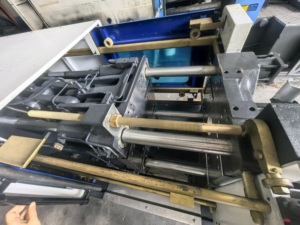 Machine de moulage par <span class=keywords><strong>injection</strong></span> de plastique horizontale hybride d'occasion Haitian 60 tonnes MA600 avec servomoteur d'origine, haute vitesse, <span class=keywords><strong>prix</strong></span> usine - Product Image 6