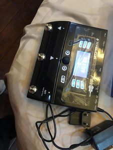 Pedal de Efectos para Guitarra Acústica y Vocal TC <span class=keywords><strong>Helicon</strong></span> PLAY ACOUSTIC de 3 Botones con BodyRez y Looping - Product Image 2