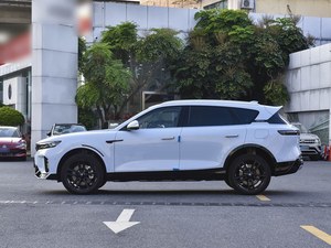 ระยะทางรวม 1201 กม. รถ SUV ไฮบริดหรู 5 ที่นั่ง เกียร์อัตโนมัติ เทอร์โบ หนังแท้ ล้อแม็ก R20 พวงมาลัยซ้าย รองรับการปล่อยไฟฟ้า V2L 6.6 กิโลวัตต์ สำหรับใช้งานกลางแจ้ง - Product Image 5