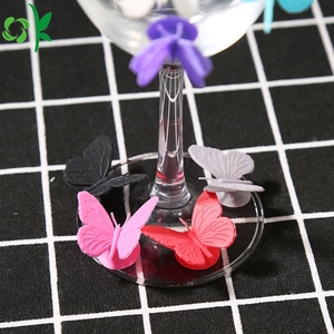 OKSILICONE bonito diseño de mariposa marcador de vino de silicona para decoración etiquetas de encanto de vino personalizadas con ventosa para fiesta de Bar - Product Image 1