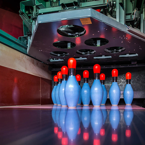 Juego de Bolos para Parque de Diversiones Interior con Sistema de Retorno de Bolas de Cuero Completo y Sistema de Puntuación HD - Product Image 4