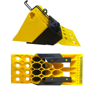 ตัวกันล้อแบบพรีเมียมสำหรับงานหนัก ทำจากพลาสติก HDPE สำหรับจอดรถบรรทุกเชิงพาณิชย์ อุปกรณ์กันล้อ ขายส่ง - Product Image 5