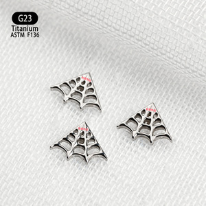 Piercing d'oreille en titane G23 ASTM F136 en forme de toile d'araignée, bijou de piercing géométrique - Product Image 2
