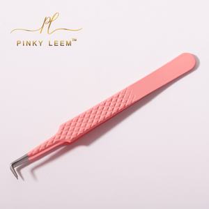 แหนบติดขนตาปลายแหลม 75 องศา ยี่ห้อ Private Logo สีทองพลาสมา แหนบต่อขนตาปลายไฟเบอร์ - Product Image 5