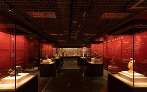 Modern Museum Exhibit Furniture Design Wooden Jewelry Showcase Custom Antique Display Glass Cabinet with Led Lights - Product Image 6