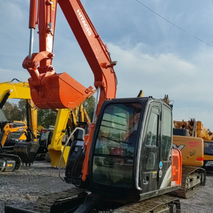 Excavadora de cadenas Hitachi ZX260 usada en buen estado, cucharón de 1.2m, peso operativo de 26 toneladas, motor potente de 1200 kW, caja de cambios robusta. - Product Image 1