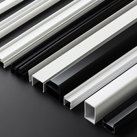 Profilés extrudeuse industriels en plastique PVC UPVC personnalisés Profilé extrudé en vinyle PVC pour matériaux de construction en plastique
