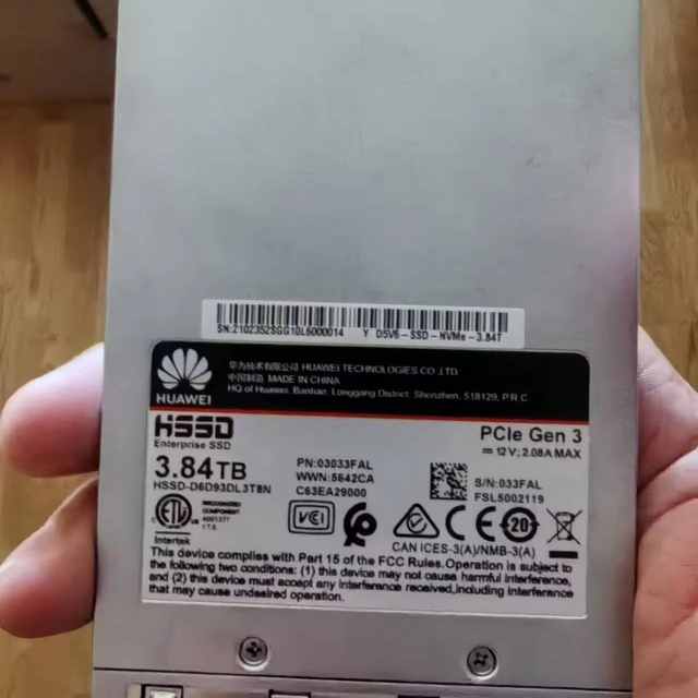 02352SGG D5V6-SSD-NVMe-3.84T  SSD Solid State Drive