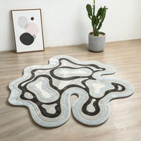 Ästhetischer Freiform-Teppich mit Organischem Design, Handgetuftetes Kontur-Muster für Wohnraumdekoration