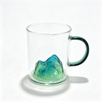 Tasse à café en verre borosilicate soufflé à la main avec base montagne verte et anse verte, idéale pour le thé et le lait, vente en gros