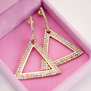 Orecchini a Perno Geometrici Triangolari in Stile Giapponese e Coreano, Gioielli per Orecchie Audaci e Chic per Donne, Uso Quotidiano, Outfit da Festa, Regalo - Product Image 1