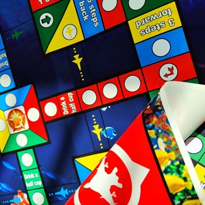 เกมกระดานหมากรุกบิน 2 in 1 แบบหนาสำหรับเด็ก เกมปริศนาขนาดใหญ่สำหรับนักเรียน พร้อมแผ่นรองเล่นหมากรุก - Product Image 3