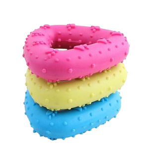 Jouet à mâcher pour chiens en TPR en forme d'empreintes de pattes, anneau triangulaire, en caoutchouc durable, résistant aux morsures, pour la dentition et l'entraînement - Product Image 3