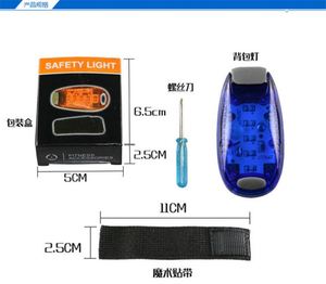 Luz Trasera LED Súper Brillante e Impermeable para Bicicleta con Batería, Luz Trasera con Clip para una Conducción Segura - Product Image 3