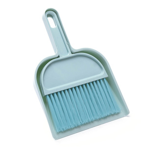 Mini ensemble balai et pelle à poils doux en plastique pour le nettoyage des tables, lits et rebords de fenêtre, bleu nordique, rose - Product Image 5