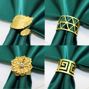 Anneau de <span class=keywords><strong>serviette</strong></span> <span class=keywords><strong>en</strong></span> métal doré pour décoration de table de mariage, motif feuille triangulaire créatif <span class=keywords><strong>en</strong></span> alliage avec <span class=keywords><strong>fleur</strong></span> de perle et <span class=keywords><strong>serviette</strong></span> - Product Image 3