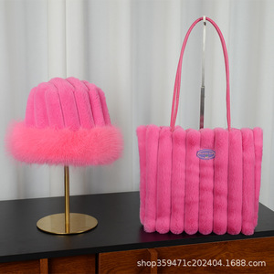 Sac fourre-tout à carreaux moelleux, grande capacité, sac à bandoulière décontracté, style frais et doux, ouverture à boucle magnétique en polyester - Product Image 4