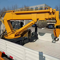 Grue hydraulique électrique fiable montée sur camion pour la construction avec rotation cantilever