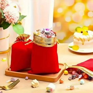 Pochette en velours à cordon personnalisée avec logo doré, sac cadeau de luxe imprimé pour bijoux, vente en gros, personnalisable pour mariage et cosmétiques - Product Image 4