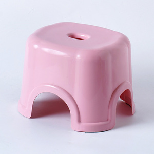 Gran oferta de taburetes ovalados de plástico para el hogar, sillas gruesas, taburetes con <span class=keywords><strong>reposapiés</strong></span> para niños, silla de plástico antideslizante para Baño - Product Image 5