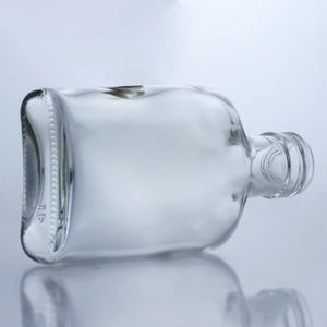 Botella <span class=keywords><strong>de</strong></span> Vidrio Plana Pequeña <span class=keywords><strong>de</strong></span> 100ml/150ml con Tapa <span class=keywords><strong>de</strong></span> Rosca, Certificación ISO9001, para Bebidas Alcohólicas, Vino, Tequila, Licores, Venta al Por Mayor Personalizada - Product Image 4