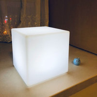 Logo personnalisé Boîte à lumière Cube lumineux carré LED acrylique avec boîte à lumière LED pour la publicité