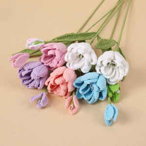Bouquet de fleurs artificielles en forme de tulipe, crochetées à la main par Kexiang, en fils multicolores, décoration pour bureau. - Product Image 1