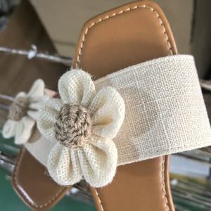 Sandalias Planas Casuales de Verano con Diseño Floral Color Caqui, Antideslizantes, Transpirables y Acolchadas, Varios Estilos, Modernas y Sencillas - Product Image 4