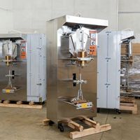 Machine d'emballage liquide pour boissons glacées, jus et bâtonnets glacés