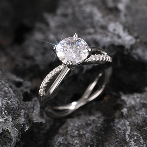 Anello di Fidanzamento Classico con Zircone Rotondo per Donne, Elegante Gioiello da Dito per Matrimonio - Product Image 2