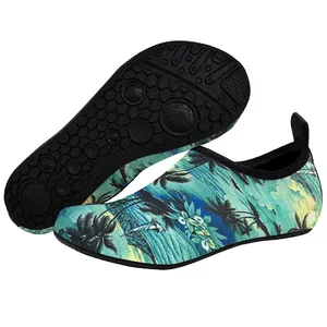 Sepatu Air Aqua pria dan wanita, produk baru sepatu pantai Neoprene selancar Aqua untuk mode musim panas sepatu hulu ringan