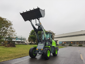 Chargeur compact intelligent et maniable, chargeur sur pneus à commande avancée pour l'aménagement paysager de précision, entrepôts - Product Image 2