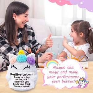 Artículos Tejidos con Temática de Unicornio para Regalo para Adolescentes y Mujeres - Regalos de Cumpleaños, Graduación y para Amigas - Product Image 5