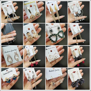 <span class=keywords><strong>Pas</strong></span> <span class=keywords><strong>cher</strong></span> cristal boucle d'oreille lot douzaine mélange mode boucle d'oreille chaude <span class=keywords><strong>à</strong></span> la mode bijoux bisutérus longue gland mode bizuteria boucle d'oreille - Product Image 3