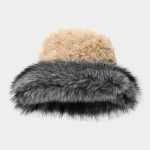 Sombrero de Pescador de Felpa Cálido y Peludo para Mujer, para Otoño e Invierno, Grueso, a Prueba de Frío, de Moda para Exteriores, con Ala Ancha - Product Image 4