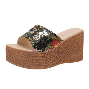 Ciabatte da <span class=keywords><strong>Donna</strong></span> Taglia <span class=keywords><strong>43</strong></span>, Moda Estate 2024, Nuova Suola Spessa con Tacco a Zeppa, Stampa Grande, <span class=keywords><strong>Sandali</strong></span> da Spiaggia per Esterno - Product Image 3