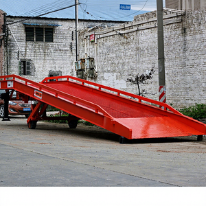 ทางลาดไฮดรอลิกสำหรับลานจอดรถ ได้รับการรับรองมาตรฐาน CE ทางลาดเคลื่อนที่สำหรับขนถ่ายสินค้าในตู้คอนเทนเนอร์ ทางลาดไฮดรอลิกสำหรับลานจอดรถสำหรับขาย ลิฟท์ยกสำหรับท่าขนถ่าย - Product Image 1