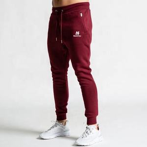 Conjunto de chándal transpirable con logotipo personalizado para hombre al por mayor, ropa de entrenamiento, conjuntos de fitness para gimnasio, ropa para correr - Product Image 3