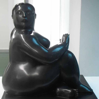 Statue en bronze Fernando Botero d'une grosse femme couchée sur un cheval