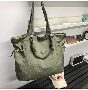 Bolsa de Viaje de Diseño Moderno para Viajes Cortos, Impermeable, Gran Capacidad, Ligera, con Cierre, Ecológica, Plegable, para Fin de Semana - Product Image 1