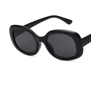 Gafas de Sol Ovaladas con Marco Negro Retro Clásicas para Mujer, Gafas de Sol Redondas Gruesas con Protección UV400 para Hombre, Venta al Por Mayor - Product Image 4