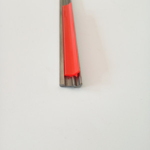 Lèvre d'essuie-glace C2 rouge en polyuréthane pour couvercle télescopique en acier - Product Image 3