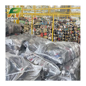 Top ventes, chaussures de marque d'occasion pour hommes et femmes, chaussures de football d'occasion, vente en gros de chaussures de football d'occasion - Product Image 2