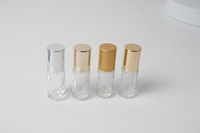 Vente en gros de flacons à bille en verre givré de 5 ml, pulvérisateurs à pompe, impression sérigraphique, huile essentielle, soin de la peau, sérum, crème, faux cils