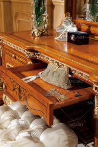 Set di mobili per la casa classici europei di lusso camera da letto king size - Product Image 5