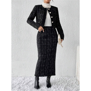 <span class=keywords><strong>Ensemble</strong></span> décontracté 2 pièces pour <span class=keywords><strong>femme</strong></span> : haut court et jupe longue à <span class=keywords><strong>carreaux</strong></span> avec boutons décoratifs, tissé et teint, costumes pour femmes - Product Image 1